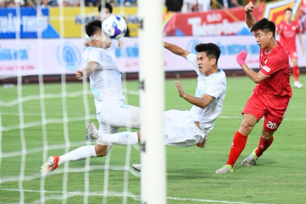 CAHN đoạt Siêu cúp Quốc gia dựa vào chiến thuật và đội hình toàn sao