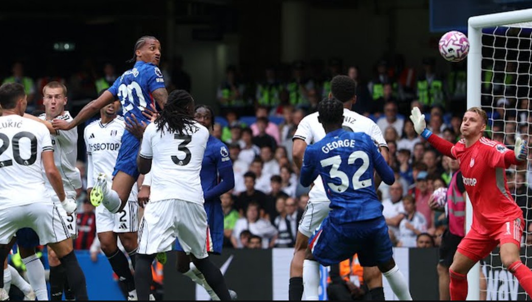 Chelsea có được bàn thắng dẫn trước trong phút bù giờ hiệp 1
